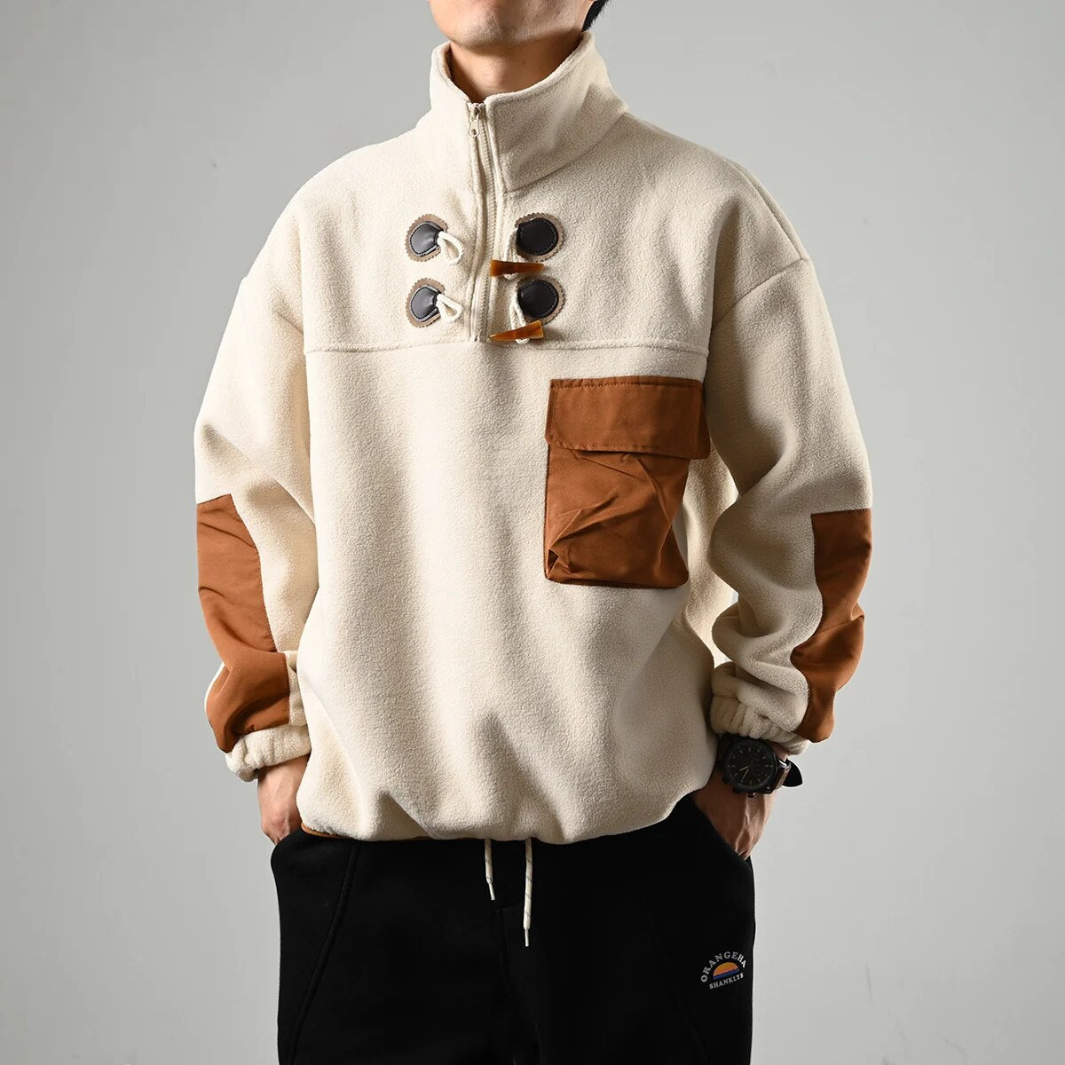 704 Horn Button Fleece Sweatshirts